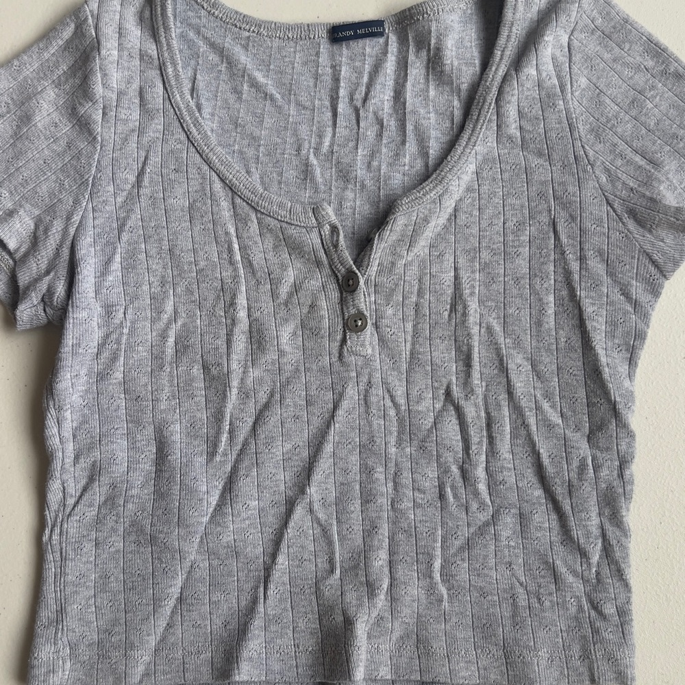 Brandy Melville - Basic grey cropped t-shirt